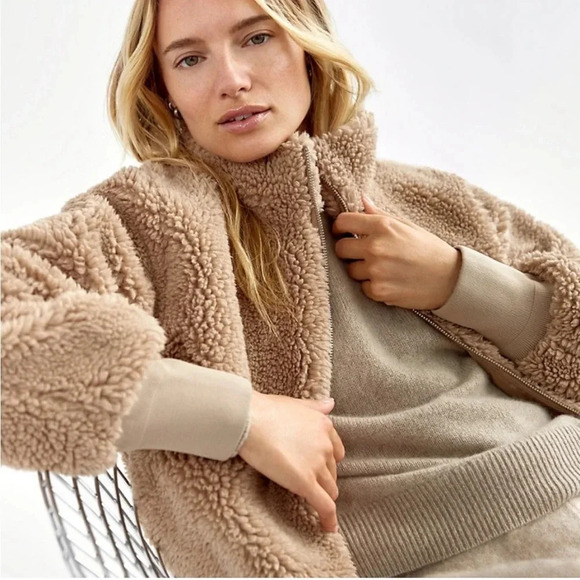 Aritzia Womens Large The Group Babaton Antic White Cream Sherpa Zip Jacket s - Picture 8 of 10